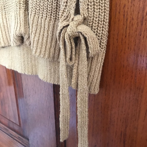 Sleeveless Sweater Tank - Picture 2 of 2